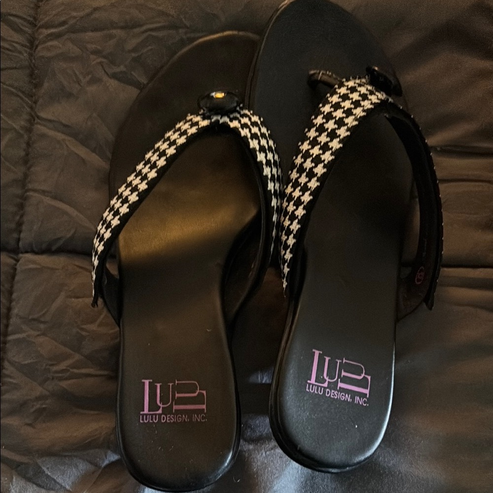 Black and White Sandals with Sleek Design